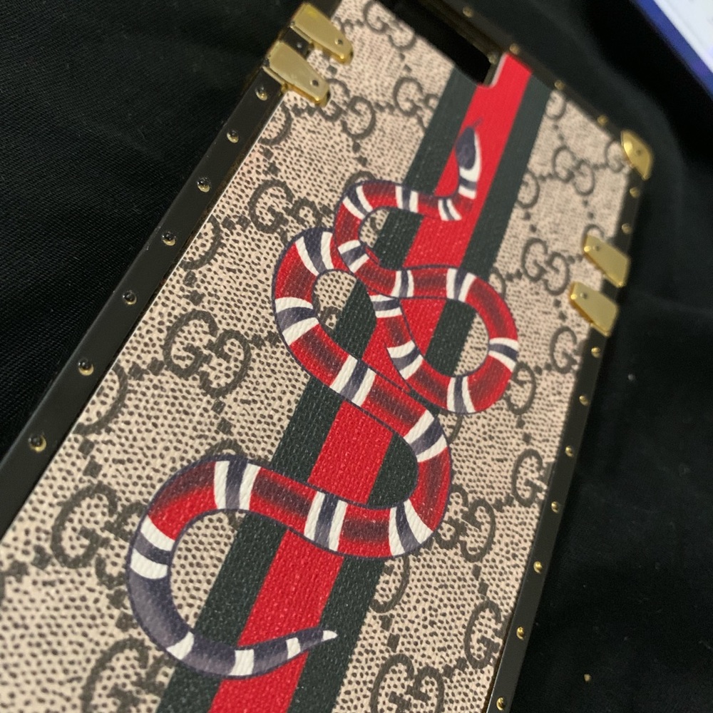 GUCCI iphone 7+ case